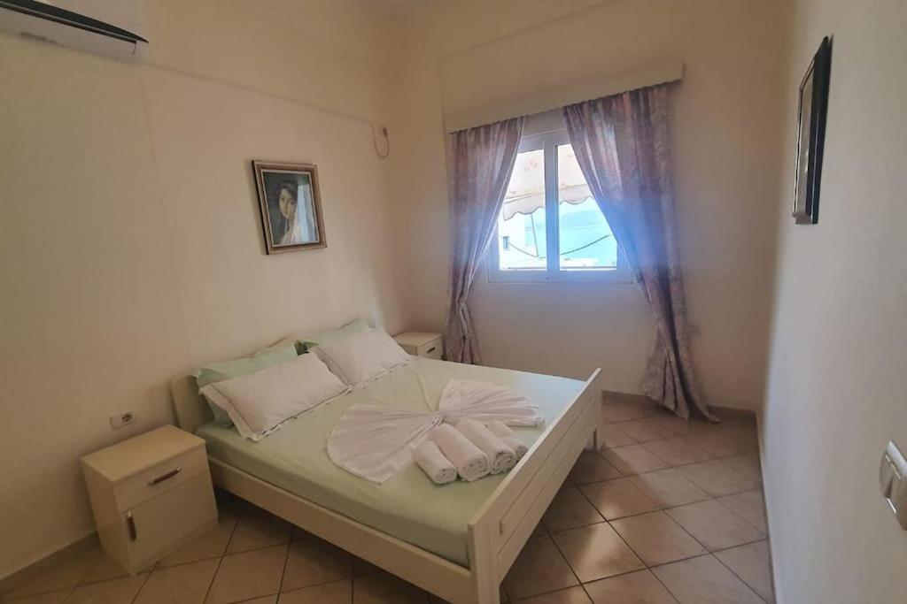 Rose'S Apartment Sarandë Esterno foto