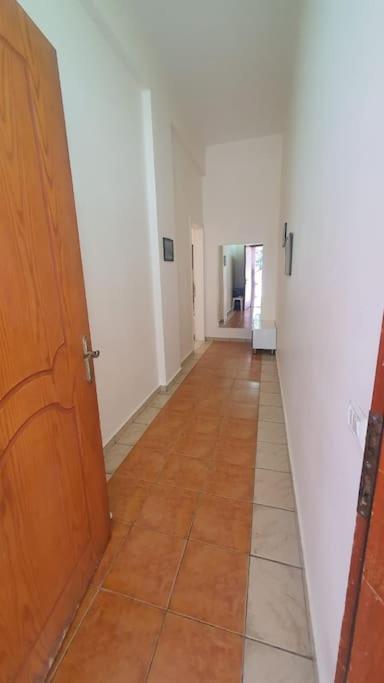 Rose'S Apartment Sarandë Esterno foto